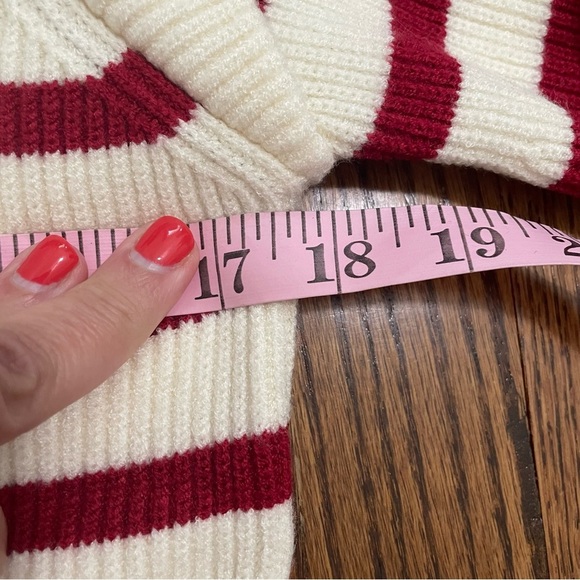 Pretty Garden Cream Colored Sweater Dark Red Stripes Size Small, NWT - Picture 7 of 9
